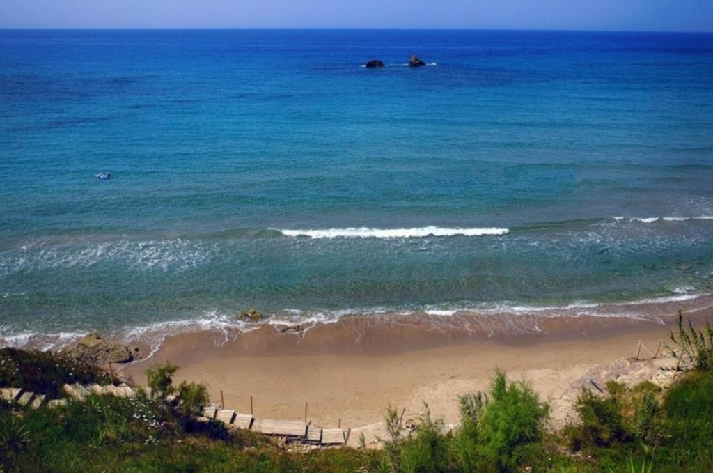 Tetraktys Estate Beachside Υδωρ Ágios Matthaíos Exterior foto